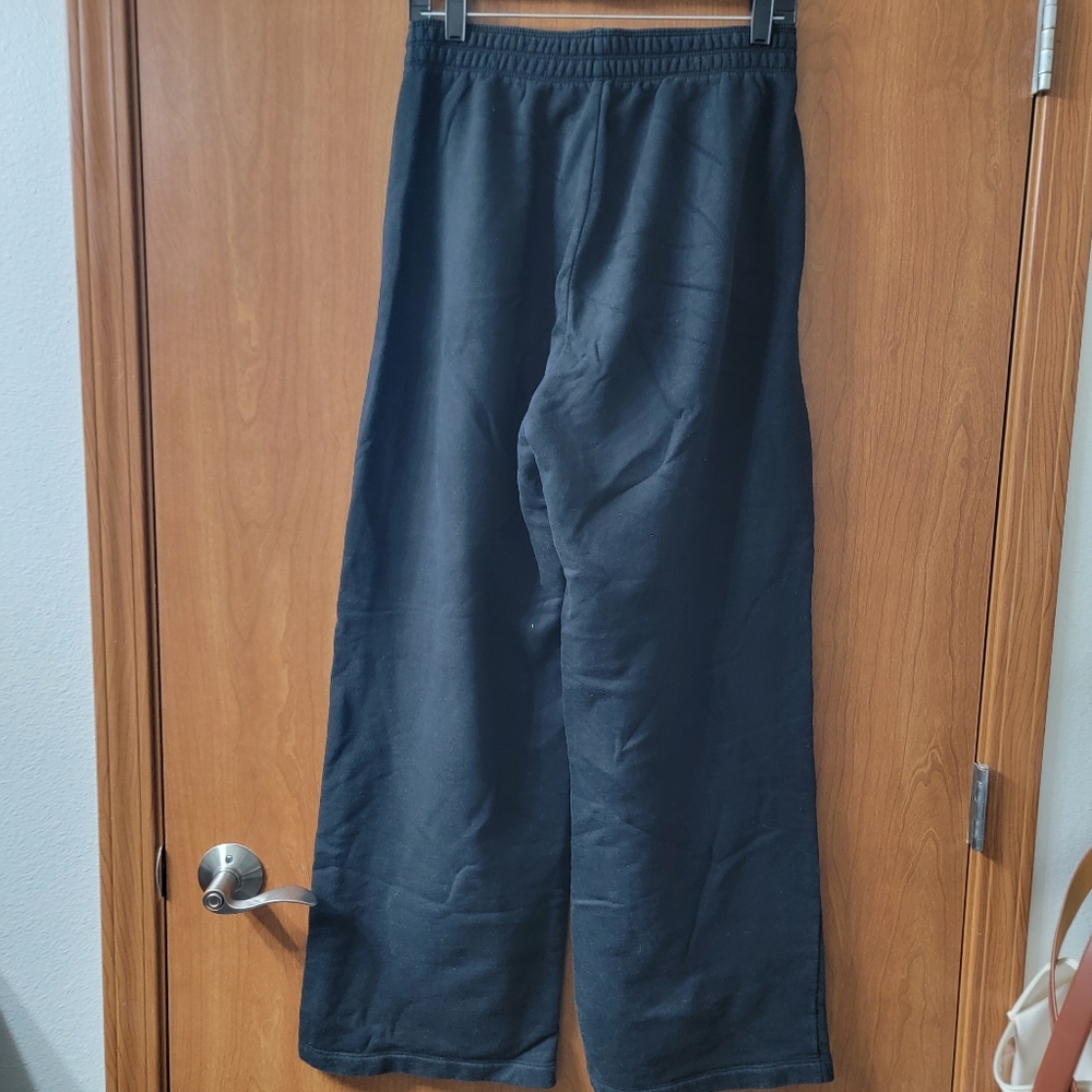 The Group Babaton Energia Black Wide Leg Sweatpants Size Medium - Picture 3 of 5